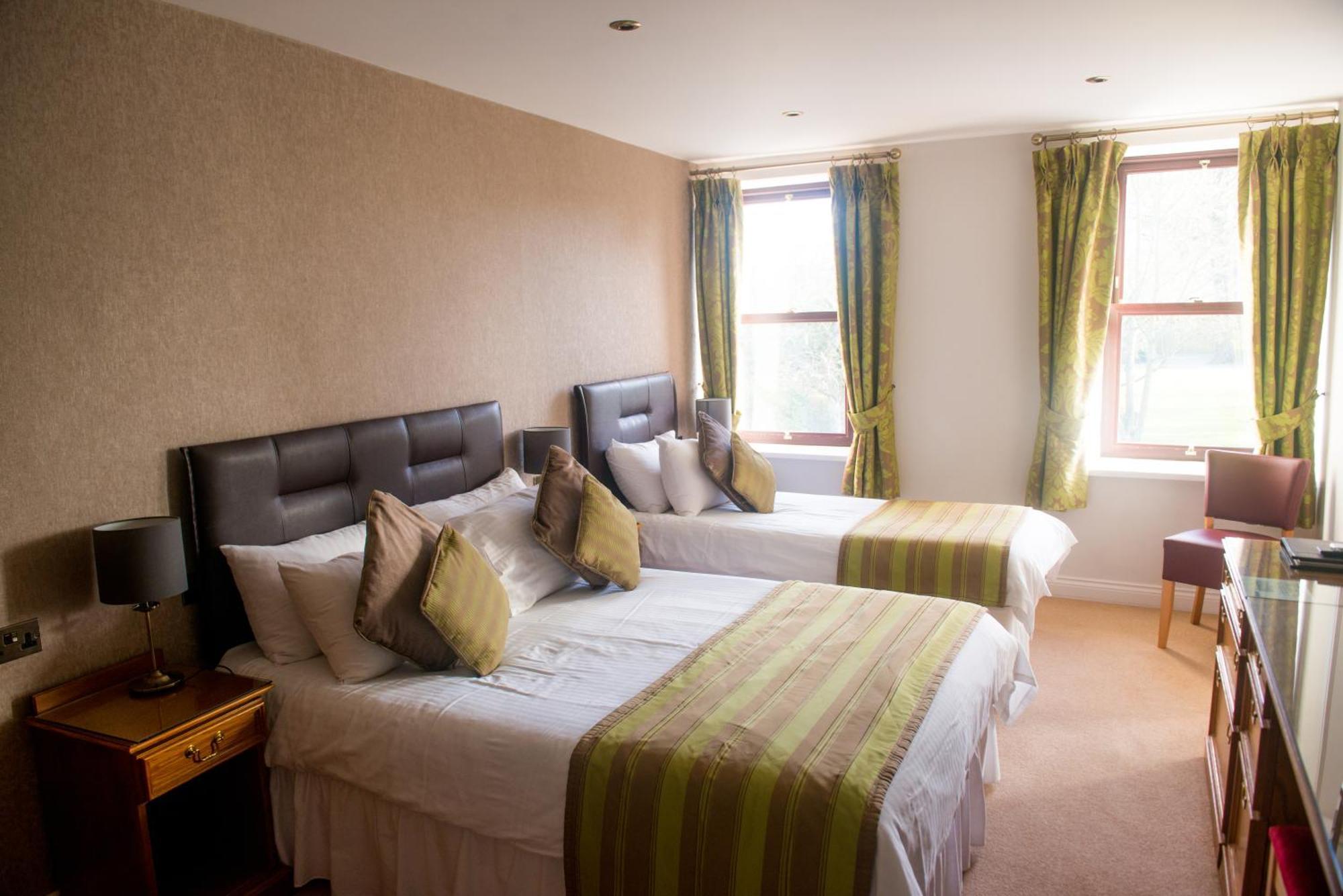 Le Friquet Hotel Castel ภายนอก รูปภาพ