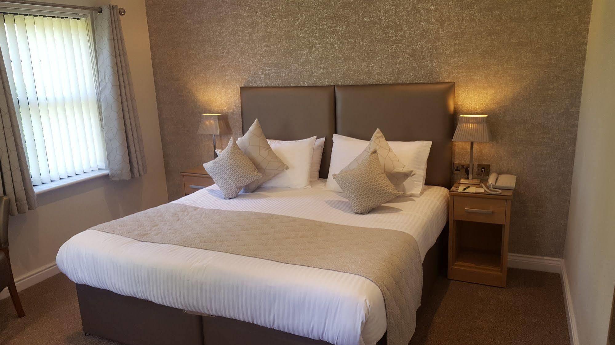 Le Friquet Hotel Castel ภายนอก รูปภาพ